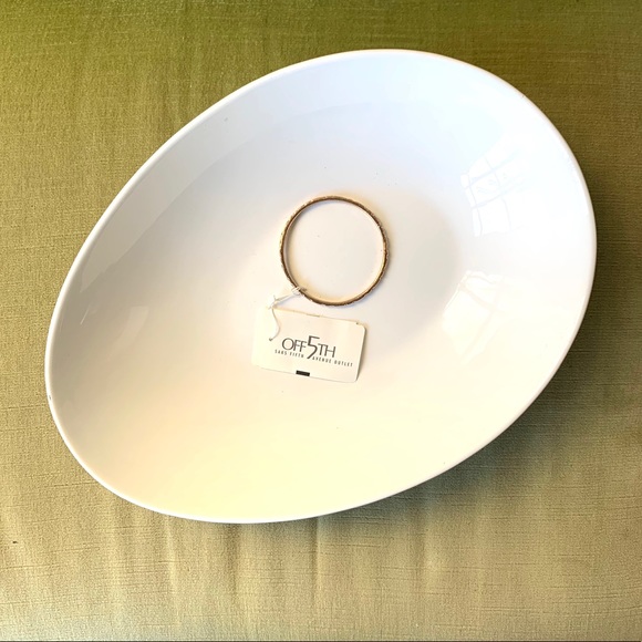 OFF 5TH Delicate gold tone bangle bracelet Scroll pattern Elegant style - Picture 3 of 5